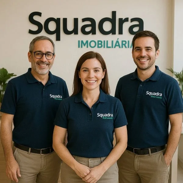 Equipe de funcionários da Squadra Imobiliária